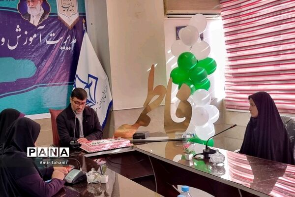 برگزاری جلسه تکریم بانوان اداری آموزش و پرورش منطقه۱۸