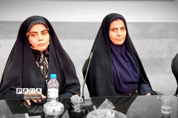 برگزاری جلسه تکریم بانوان اداری آموزش و پرورش منطقه۱۸