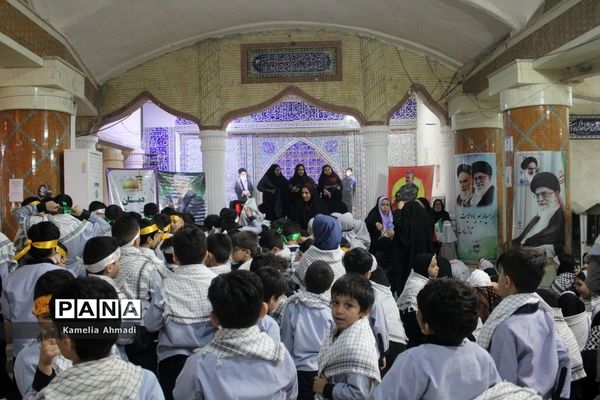 تجدید میثاق دانش‌آموزان با شهدا در بوشهر