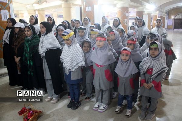 تجدید میثاق دانش‌آموزان با شهدا در بوشهر