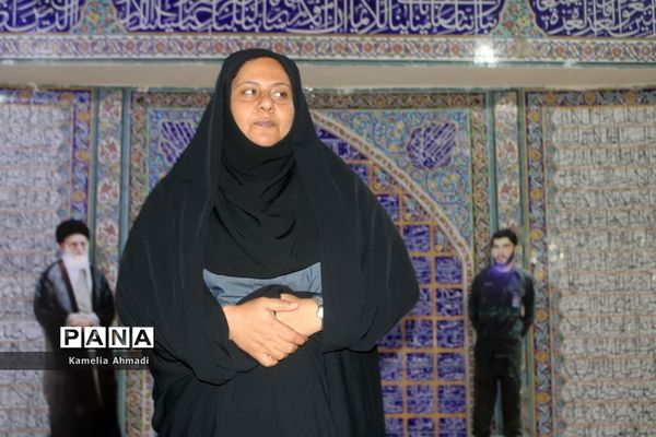 تجدید میثاق دانش‌آموزان با شهدا در بوشهر