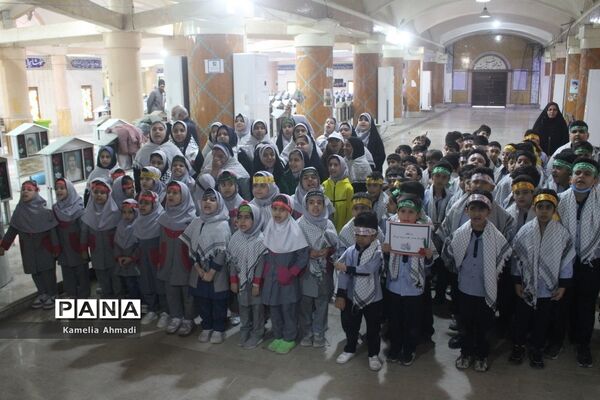 تجدید میثاق دانش‌آموزان با شهدا در بوشهر
