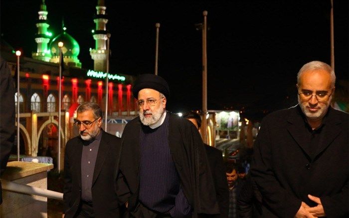 آیت الله رئیسی در گلزار شهدای کرمان حضور یافت