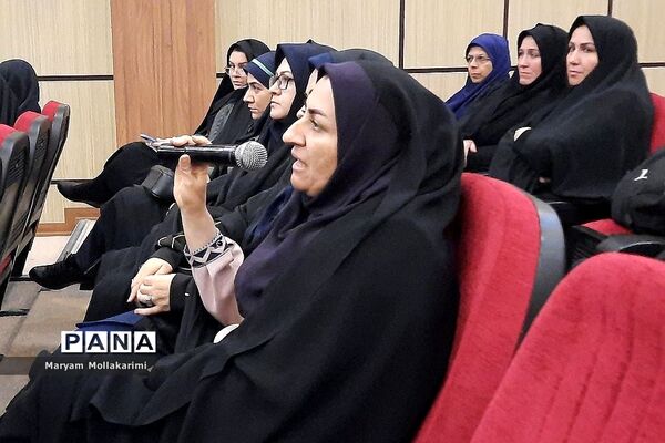 سلسله جلسات نشست‌ با مدیران مناطق ۲۱ گانه شهرستان‌های استان تهران در منطقه دماوند
