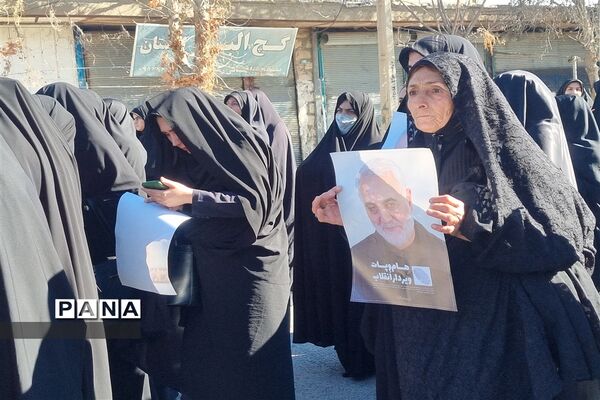 راهپیمایی مردم شهرستان چگنی در محکومیت حادثه کرمان