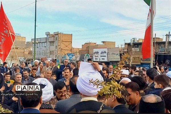 راهپیمایی پرشور مردم بخش گلستان شهرستان بهارستان