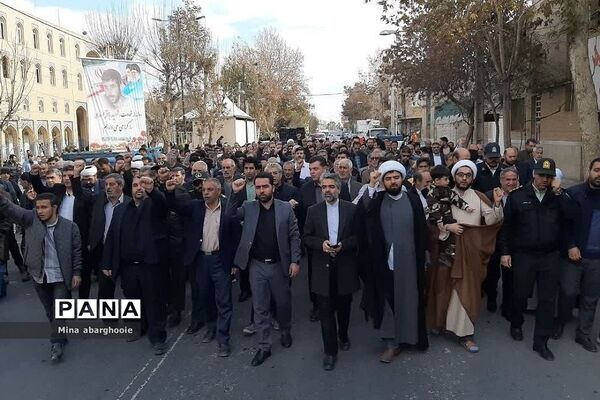 راهپیمایی مردم ولایتمدار پیشوا در محکومیت حادثه تروریستی شهدای کرمان