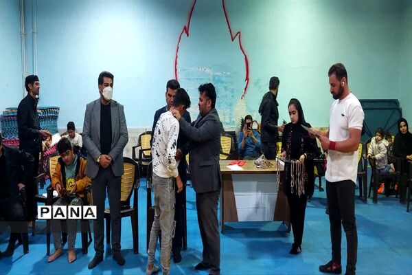 اولین دوره مسابقات کشتی مدارس بافق
