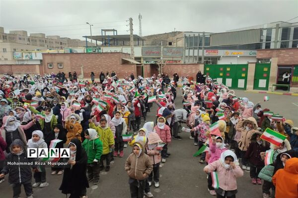 اجرای مراسم صبحگاه مقاومت در مدارس صفادشت