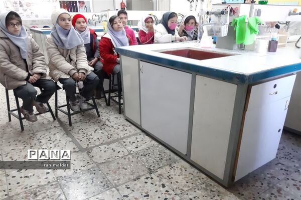 بازدید علمی دانش آموزان دبستان لطیفه از پژوهش سرای رازی ناحیه ۷