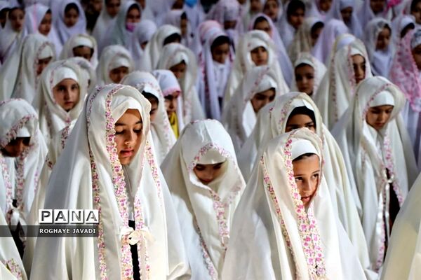 جشن تکلیف 1600 نفری دختران ناحیه یک بهارستان