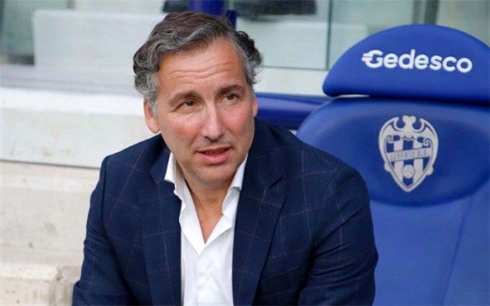 خاویرا پریرا،  پشت درب اردوگاه پرسپولیس