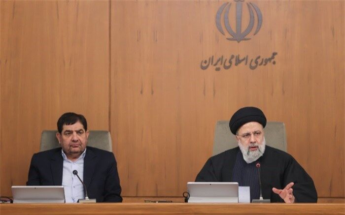 دستور آیت الله رئیسی برای بیمه 10 هزار نفر از شاغلین صنایع دستی و راهنمایان گردشگری