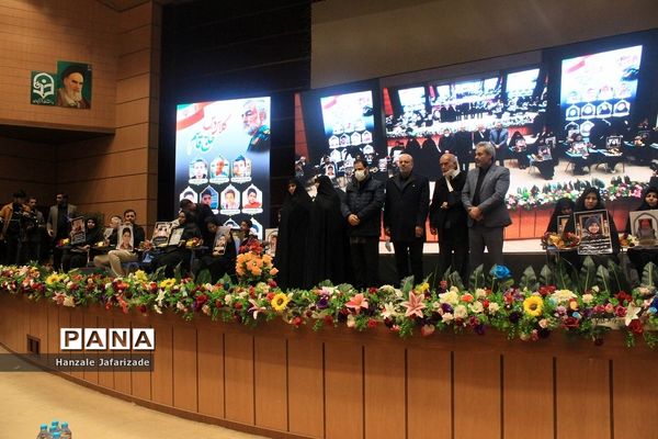 مراسم یادبود شهدای دانش‌آموز حادثه تروریستی گلزار شهدا کرمان