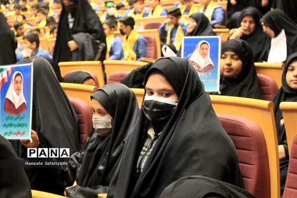مراسم یادبود شهدای دانش‌آموز حادثه تروریستی گلزار شهدا کرمان