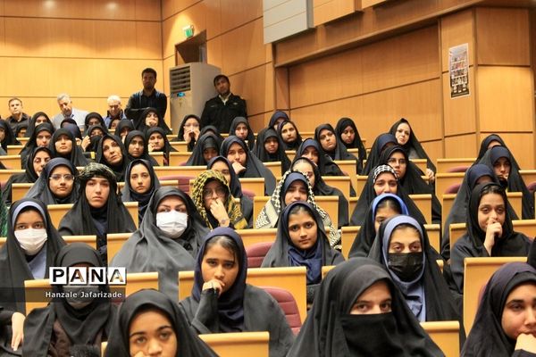 مراسم یادبود شهدای دانش‌آموز حادثه تروریستی گلزار شهدا کرمان