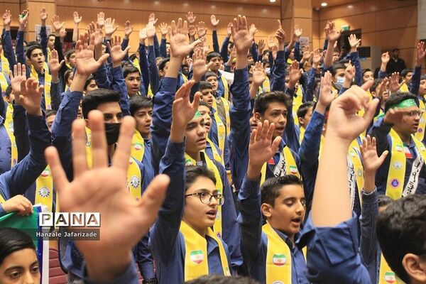 مراسم یادبود شهدای دانش‌آموز حادثه تروریستی گلزار شهدا کرمان