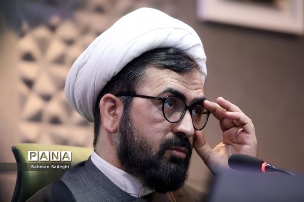 نشست بررسی نسبت جریان‌های مصرف موسیقی و تربیت نسل نو