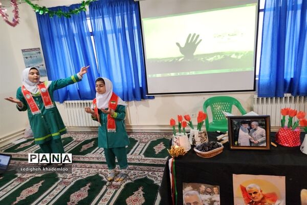 یاد شهدای دانش‌آموز حادثه تروریستی کرمان در دبستان شهیدان حجازی گلوگاه