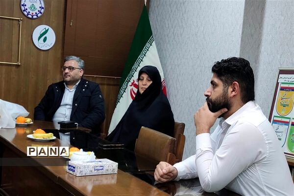 دیدار معاون پرورشی  وزارت آموزش و پرورش با کارشناسان سازمان دانش‌آموزی استان