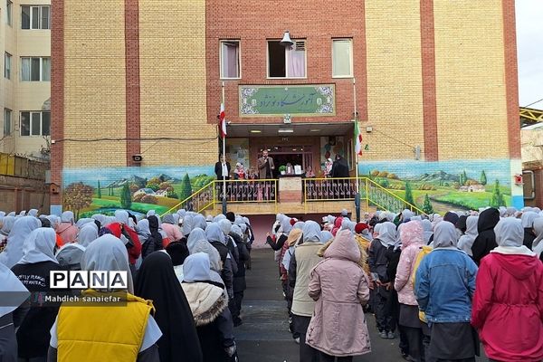 مراسم بزرگداشت شهدای دانش‌آموز حادثه کرمان در ناحیه دو شهرری