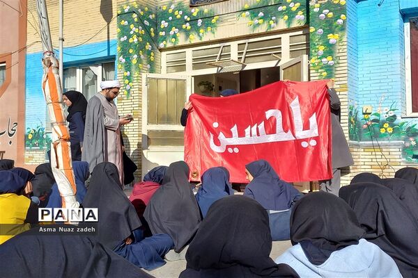 پرچم اباعبدالله الحسین (ع) در دبیرستان حداد ۲