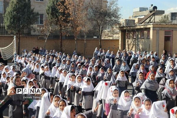 یادواره‌ی شهدای دانش‌آموزی حادثه تروریستی کرمان در مدارس ناحیه ۵
