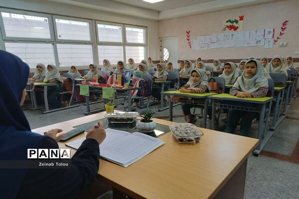یادواره‌ی شهدای دانش‌آموزی حادثه تروریستی کرمان در مدارس ناحیه ۵