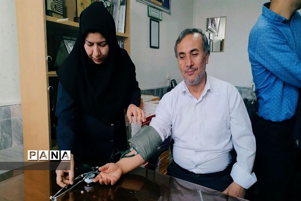 اجرای طرح ملی غربالگری دیابت و فشار خون در آموزش و پرورش قوچان
