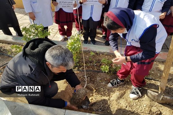 پویش ملی کاشت یک میلیارد درخت در مدارس شهریار