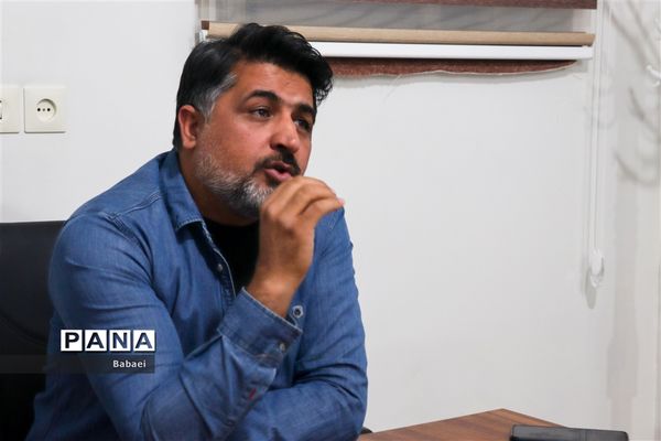 دورهمی تجربه‌نگاری خبرنگاران پانا با حضور کاظم دهقانی