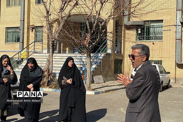 جلسات توانمندسازی آموزگاران پایه اول ابتدایی در ناحیه یک شهرری