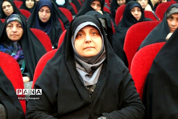 نخستین همایش شیوه‌های صحیح انتقال مفاهیم انسانی به کودک و نوجوان