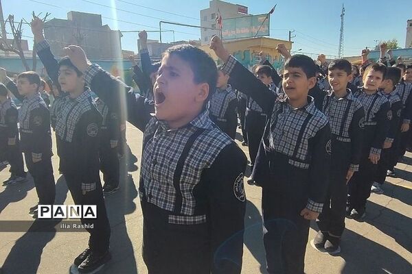 گرامیداشت شهدای کرمان در مدرسه شاهد خاتم‌الانبیا قرچک