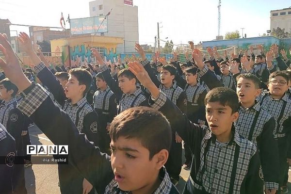 گرامیداشت شهدای کرمان در مدرسه شاهد خاتم‌الانبیا قرچک