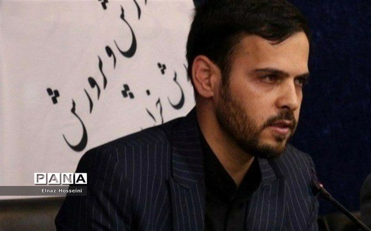 یکی از محوری‌ترین برنامه‌های آموزش و پرورش فعالیت در سه حوزه قرآن، عترت و نماز است