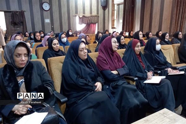 کارگاه شناسایی اختلالات عصبی و یادگیری در قرچک