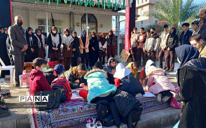 حضور دانش‌آموزان رحیم آباد بر سر مزار شهدای گمنام