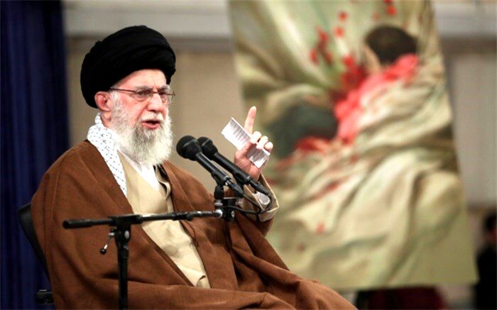 همه افراد تاثیرگذار باید برای حضور مردم در صحنه تلاش کنند