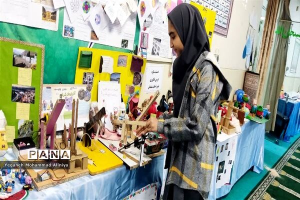 نمایشگاه خلاقیت‌های دانش‌آموزان آموزشگاه حضرت‌معصومه(س) اسلامشهر