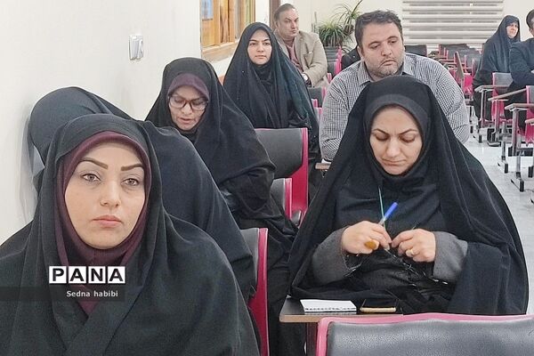جلسه بصیرت افزایی و جهاد تبیین در آموزش و پرورش رودهن