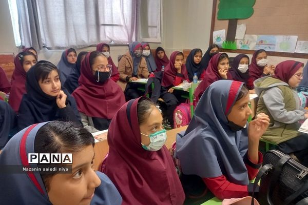 بازدید و ارزیابی کلاس‌های درس پایه ششم در آموزش و پرورش رودهن