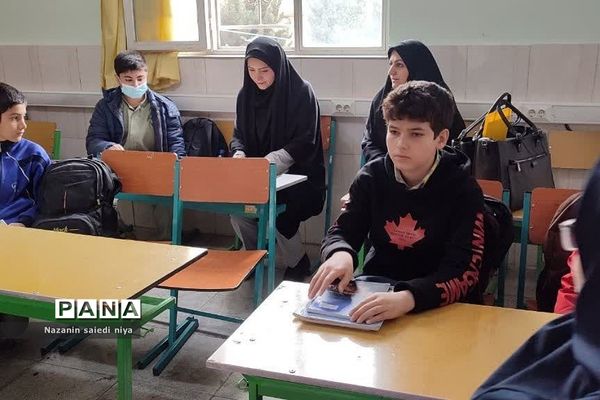 بازدید و ارزیابی کلاس‌های درس پایه ششم در آموزش و پرورش رودهن