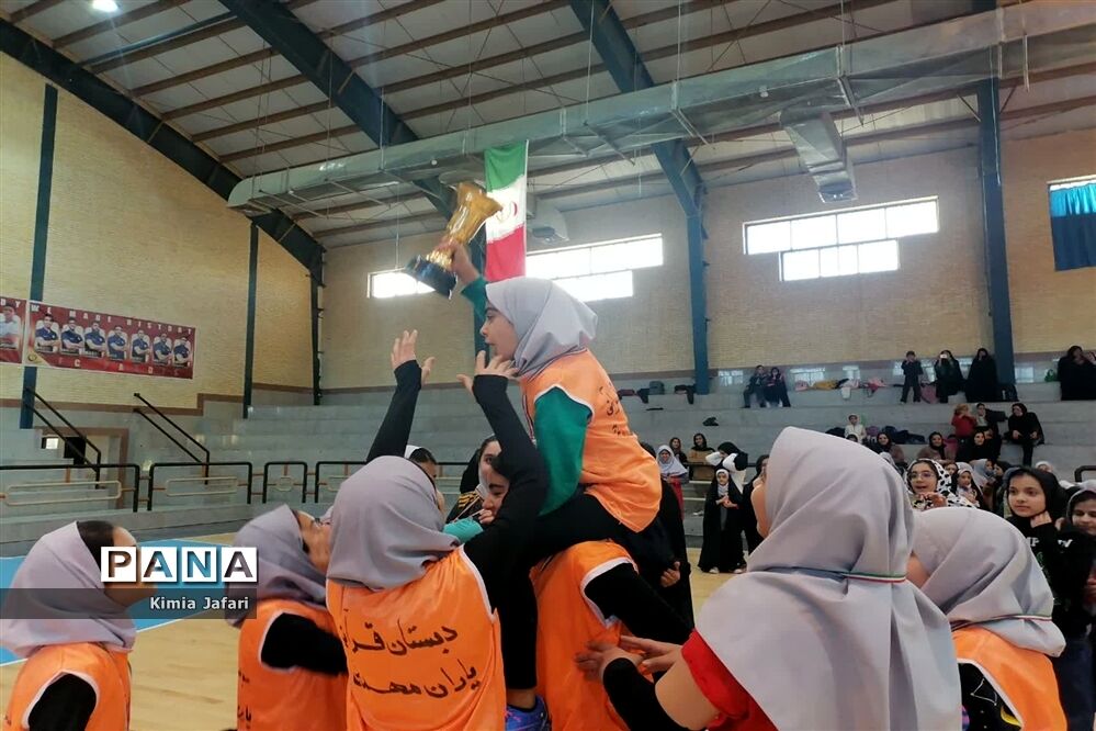 مسابقات فوتسال دانش‌آموزان دختر بافق