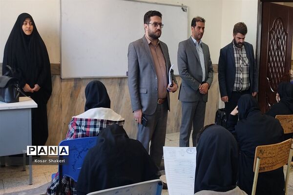 بازدید مدیر آموزش و پرورش قوچان از روند برگزاری امتحانات نوبت اول