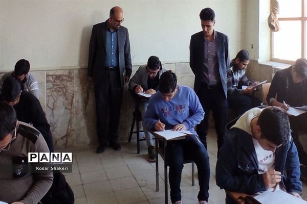 بازدید مدیر آموزش و پرورش قوچان از روند برگزاری امتحانات نوبت اول