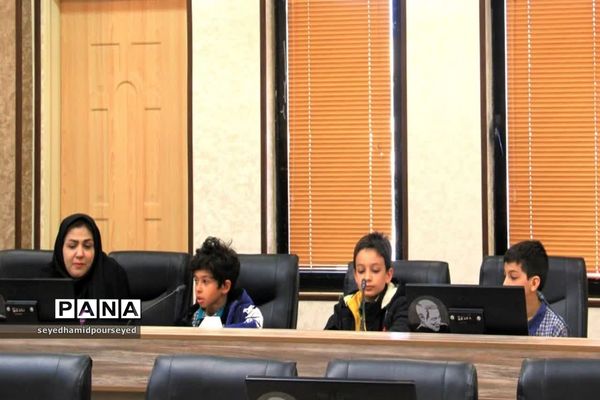 تجلیل از برگزیدگان مسابقه نشریه‌نگاری در حوزه دانش‌آموزی ابرکوه