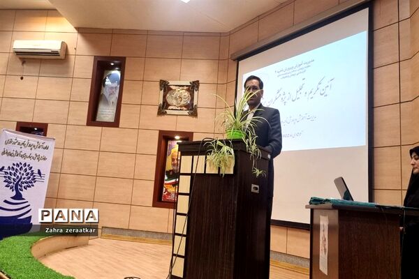 برگزاری آیین تکریم و تجلیل از پژوهشگران برتر ناحیه ۲