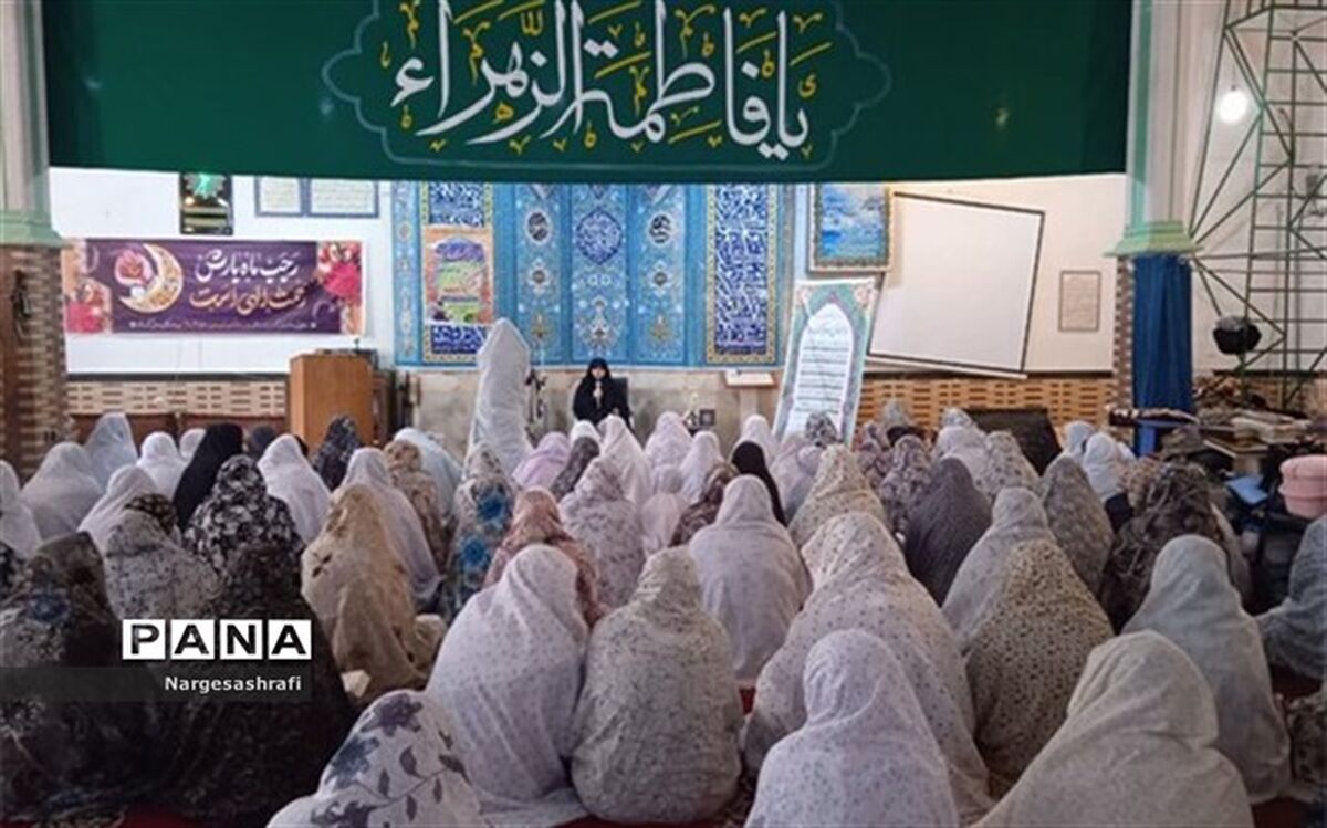 برگزاری مراسم معنوی اعتکاف بانوان در مسجد جامع شهر زیارت