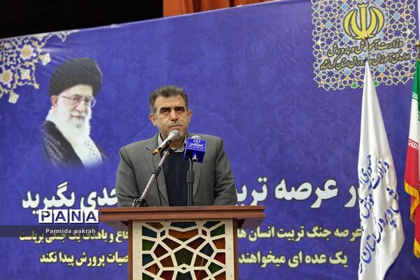 نشست صمیمی استاندار با مدیران مدارس استان کرمانشاه